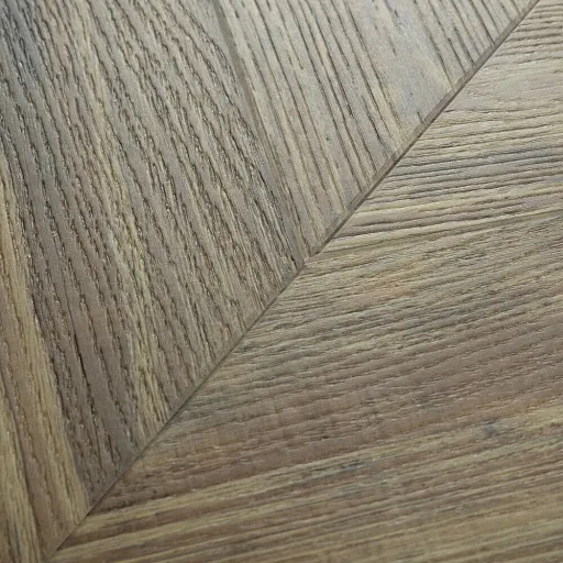 Плитка кварцвиниловая Offwood ChevronOFF Mosselle замковая 625х125х5 мм 1,719 кв.м защитный слой 0,5 мм с микрофаской художественная Плитка кварцвиниловая Offwood ChevronOFF Mosselle замковая 625х125х5 мм 1,719 кв.м защитный слой 0,5 мм с микрофаской художественная