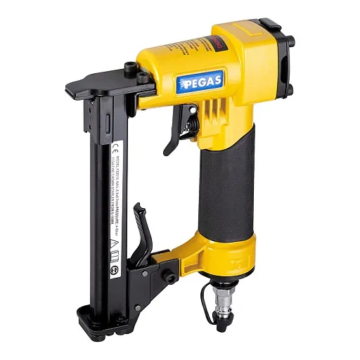 Скобозабивной пистолет пневматический Pegas Pneumatic FS8016-A 1/4 (1005) Скобозабивной пистолет пневматический Pegas Pneumatic FS8016-A 1/4 (1005)