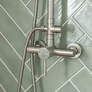 Установка смесителя на стену ванной