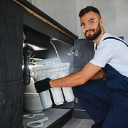 Установка проточного фильтра (Обратного осмоса)