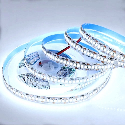 Лента светодиодная Apeyron Стандарт 6500К 24 В 20 Вт/м IP20 5 м (00-502) Лента светодиодная Apeyron Стандарт 6500К 24 В 20 Вт/м IP20 5 м (00-502)