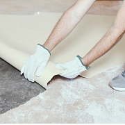 Демонтаж ковролина, уложенного на клей