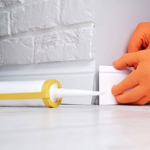 Устройство пластикового плинтуса Устройство пластикового плинтуса